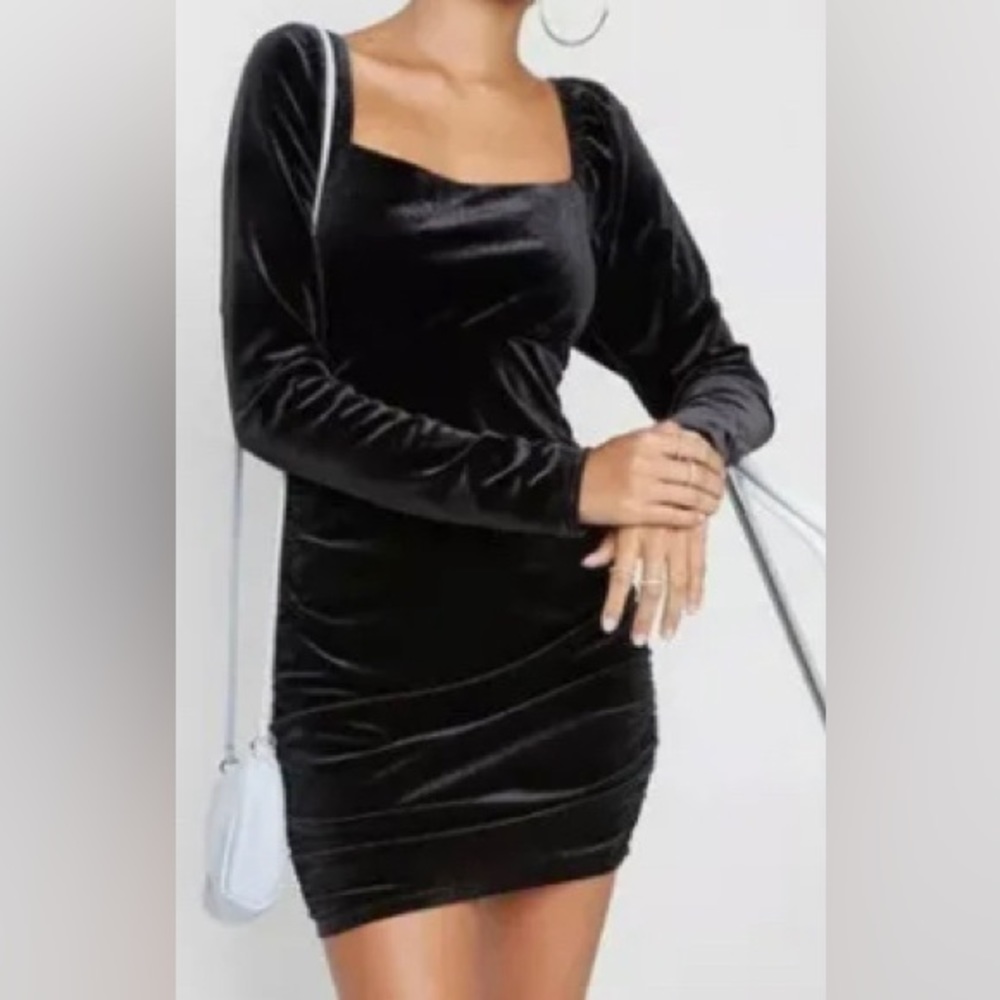 Long Sleeve Black Velvet Ruched Bodycon Dress